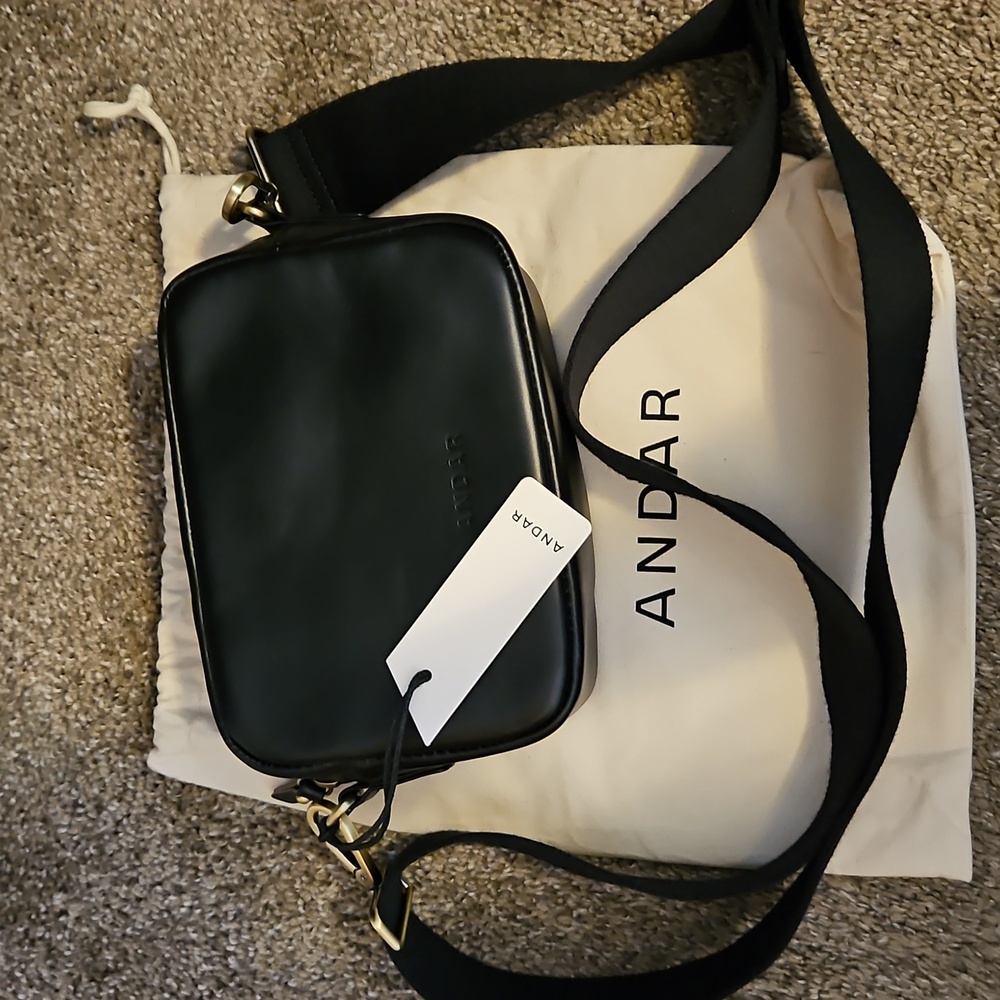 Andar Blake Crossbody Jet Black